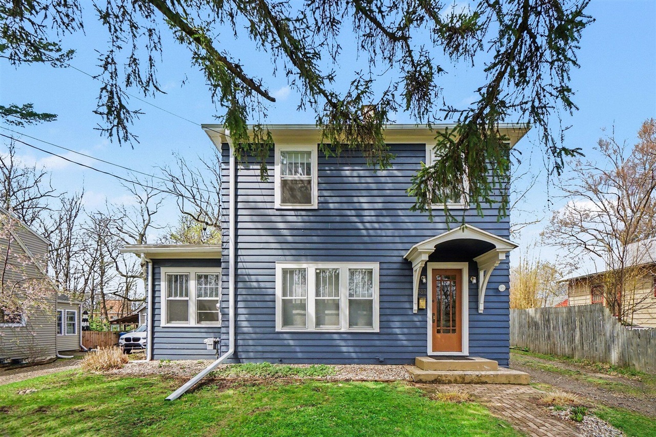 132 S Dartmouth Street, Kalamazoo, MI, 49006-4321