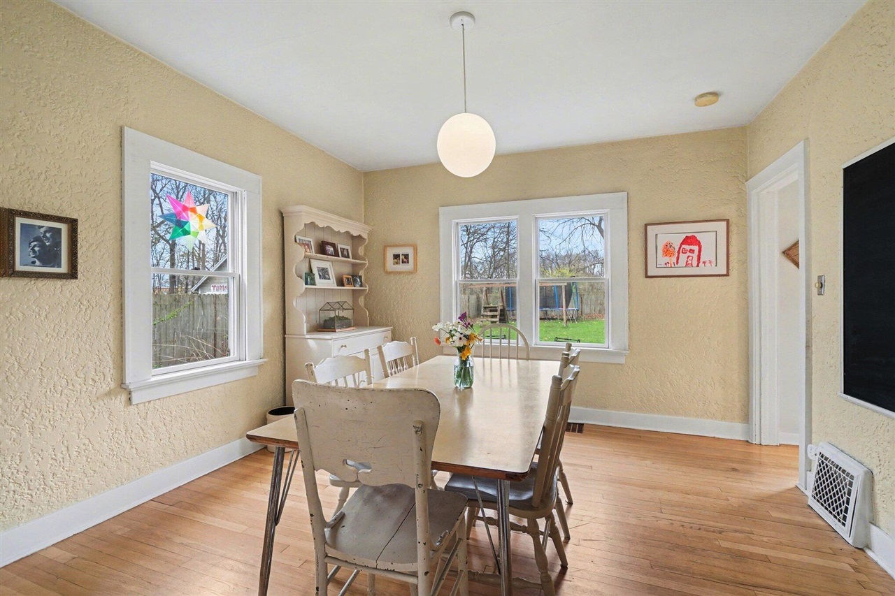 132 S Dartmouth Street, Kalamazoo, MI, 49006-4321