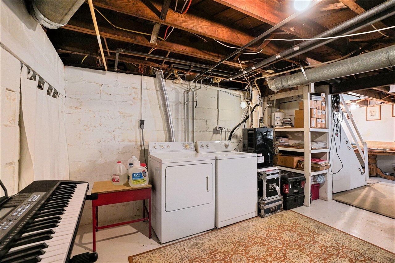 132 S Dartmouth Street, Kalamazoo, MI, 49006-4321