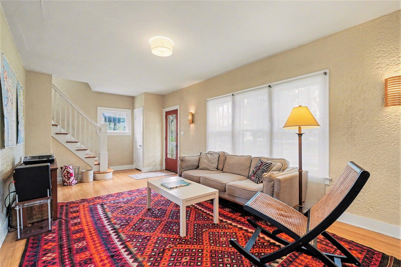 132 S Dartmouth Street, Kalamazoo, MI, 49006-4321