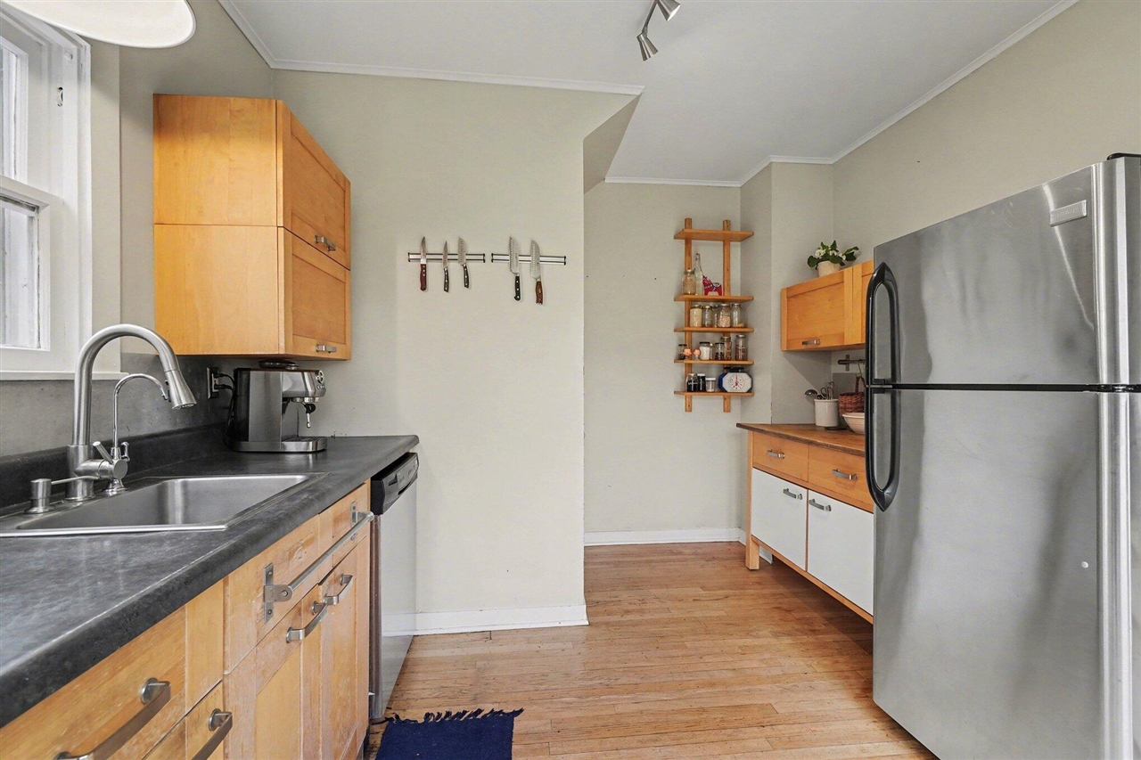 132 S Dartmouth Street, Kalamazoo, MI, 49006-4321