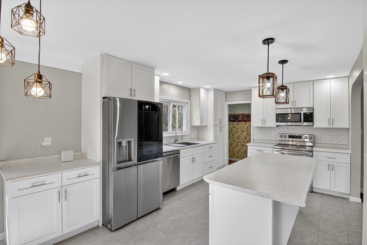 2883 W Parnall Road, Jackson, MI, 49201-9082