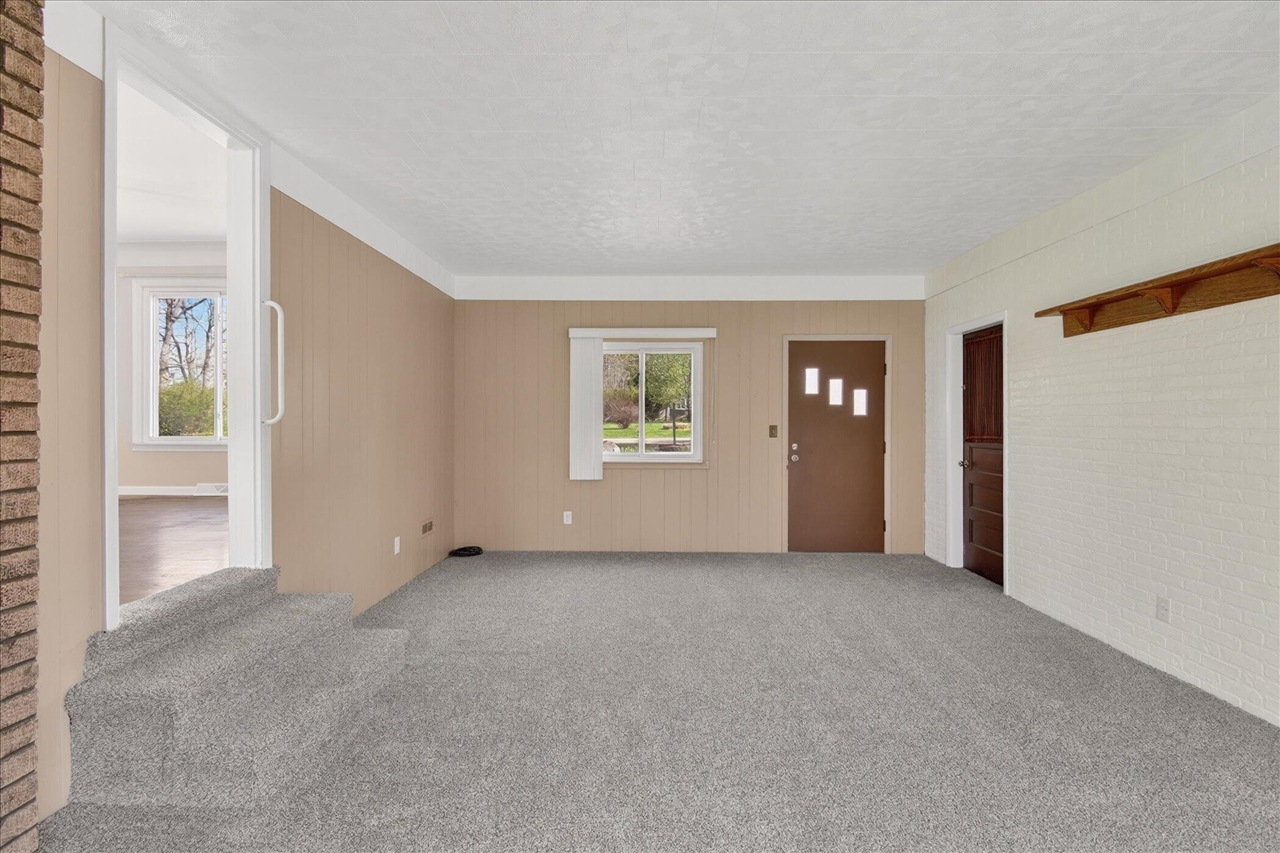 2883 W Parnall Road, Jackson, MI, 49201-9082