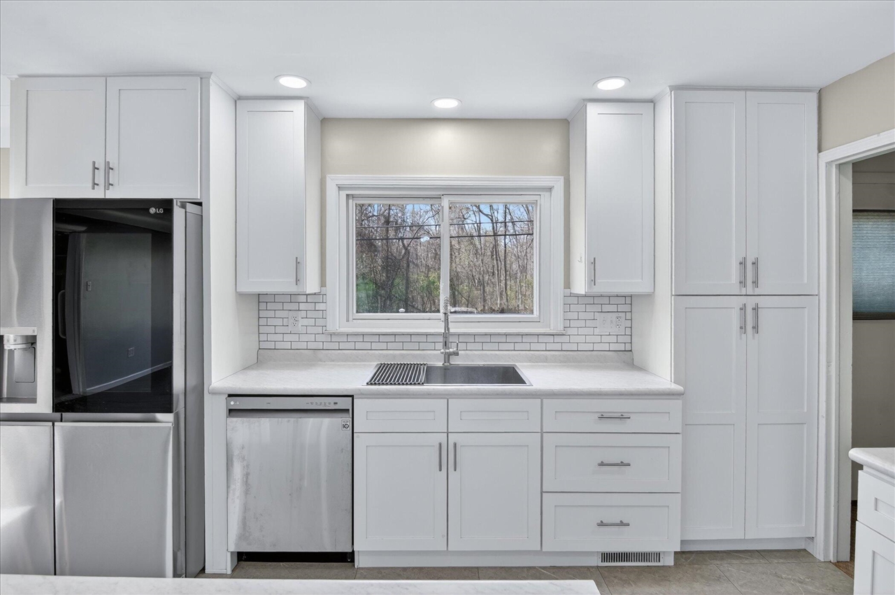 2883 W Parnall Road, Jackson, MI, 49201-9082