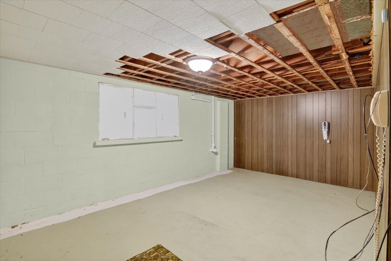 2883 W Parnall Road, Jackson, MI, 49201-9082