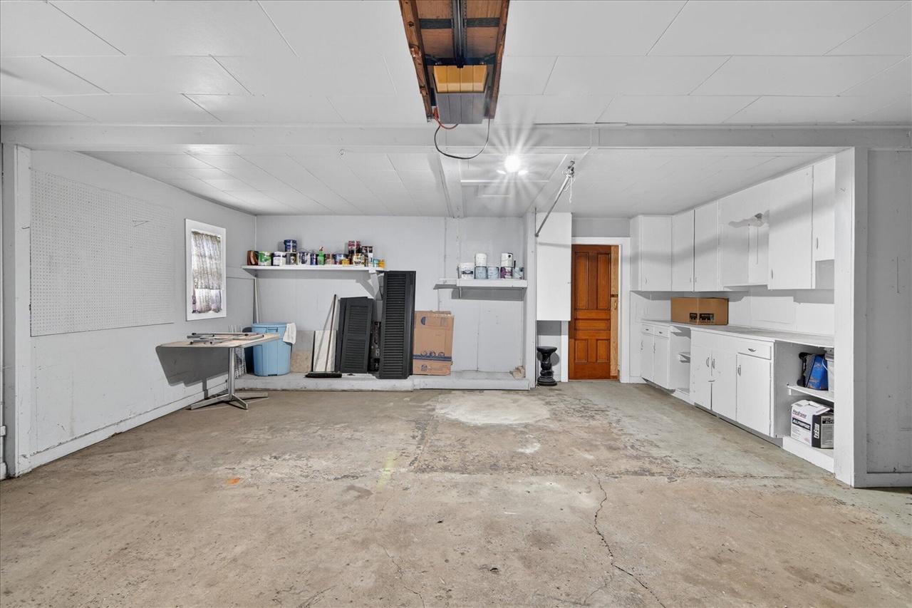 2883 W Parnall Road, Jackson, MI, 49201-9082
