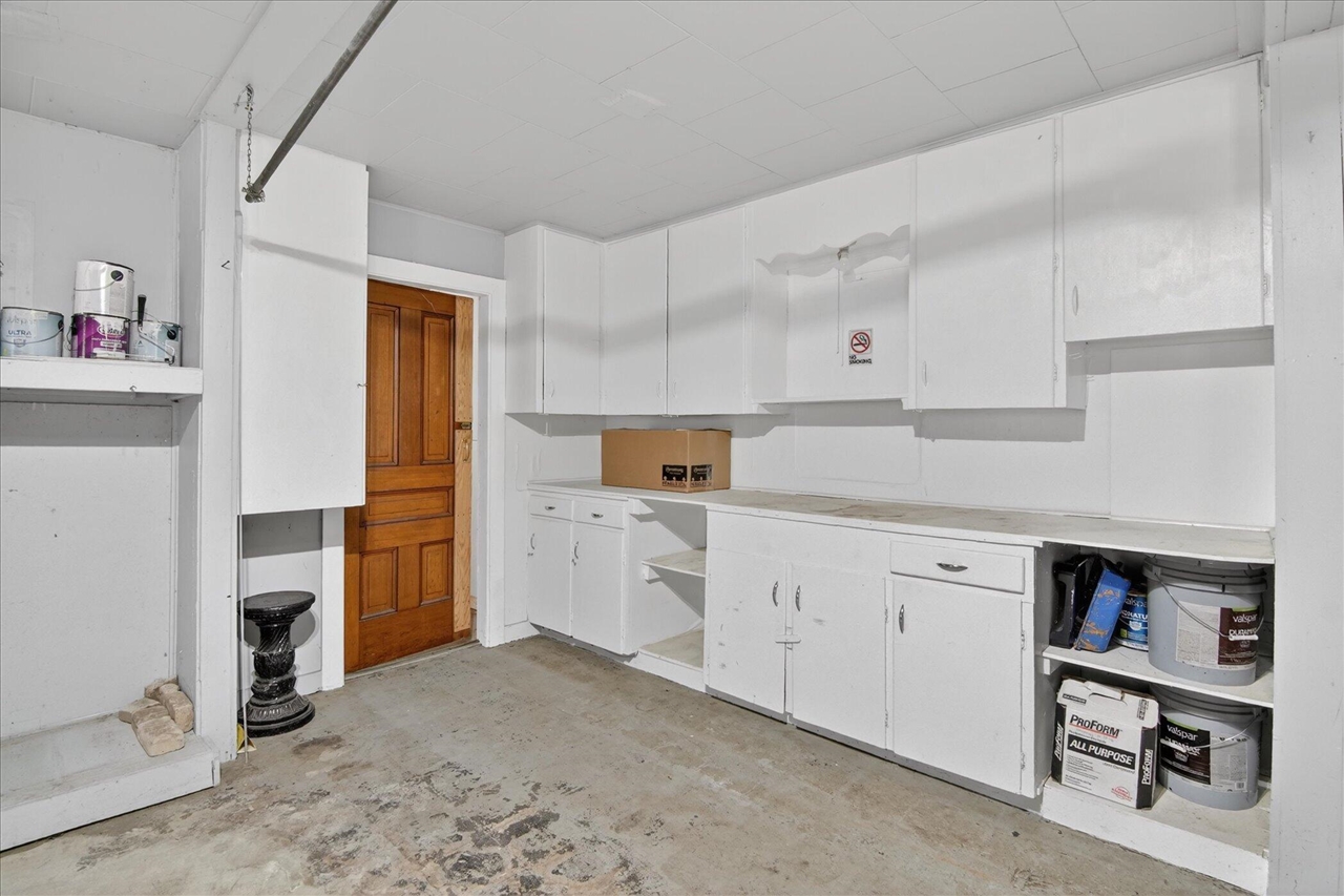 2883 W Parnall Road, Jackson, MI, 49201-9082