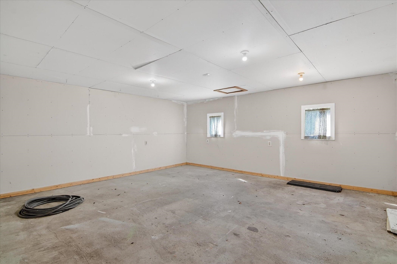 2883 W Parnall Road, Jackson, MI, 49201-9082