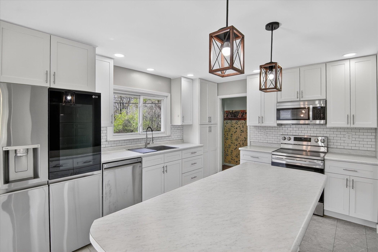 2883 W Parnall Road, Jackson, MI, 49201-9082