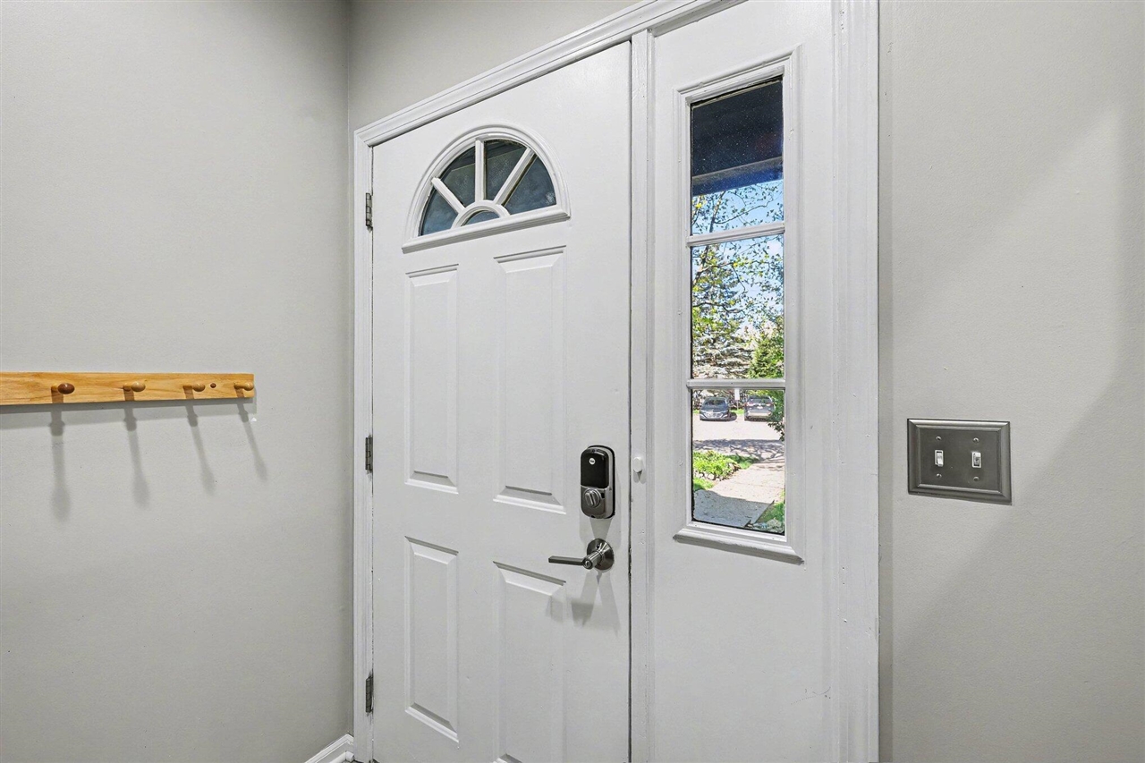 220 Lyn Anne Court, Ann Arbor, MI, 48103-3400