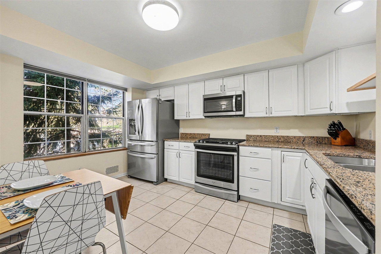 220 Lyn Anne Court, Ann Arbor, MI, 48103-3400