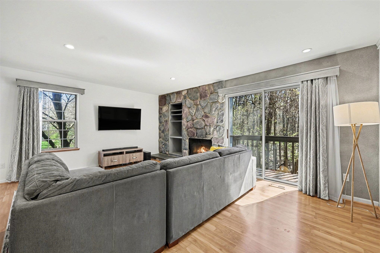 220 Lyn Anne Court, Ann Arbor, MI, 48103-3400