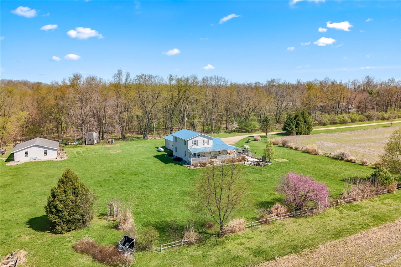 320 Jonesville Road, Jonesville, MI, 49250-9692