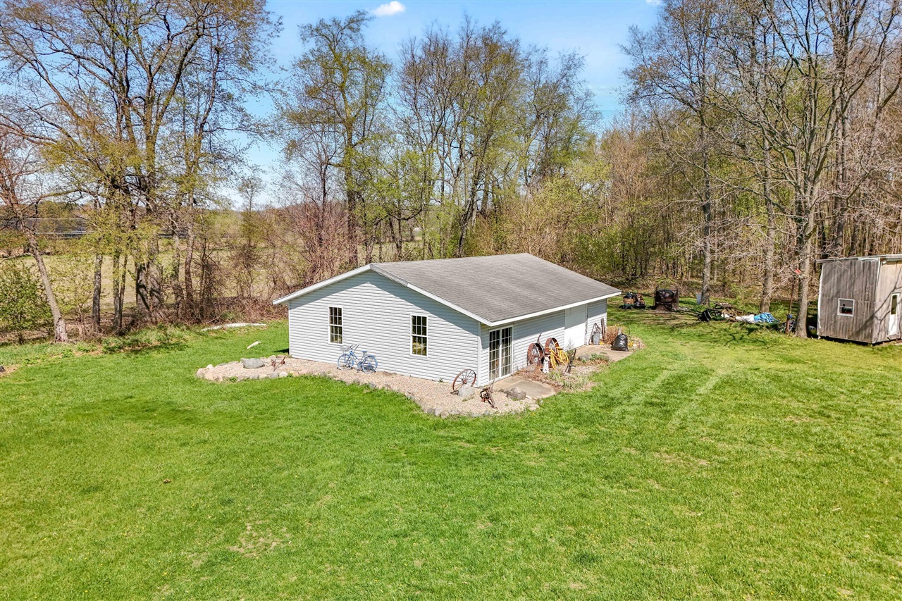 320 Jonesville Road, Jonesville, MI, 49250-9692