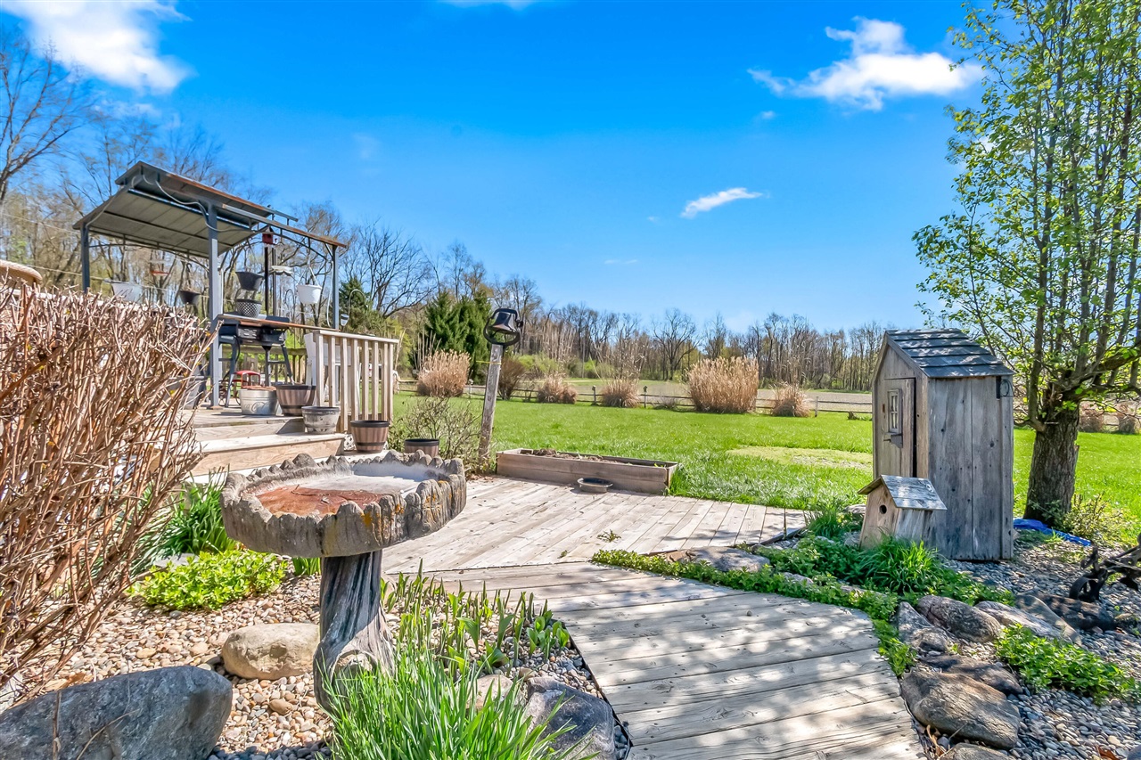 320 Jonesville Road, Jonesville, MI, 49250-9692