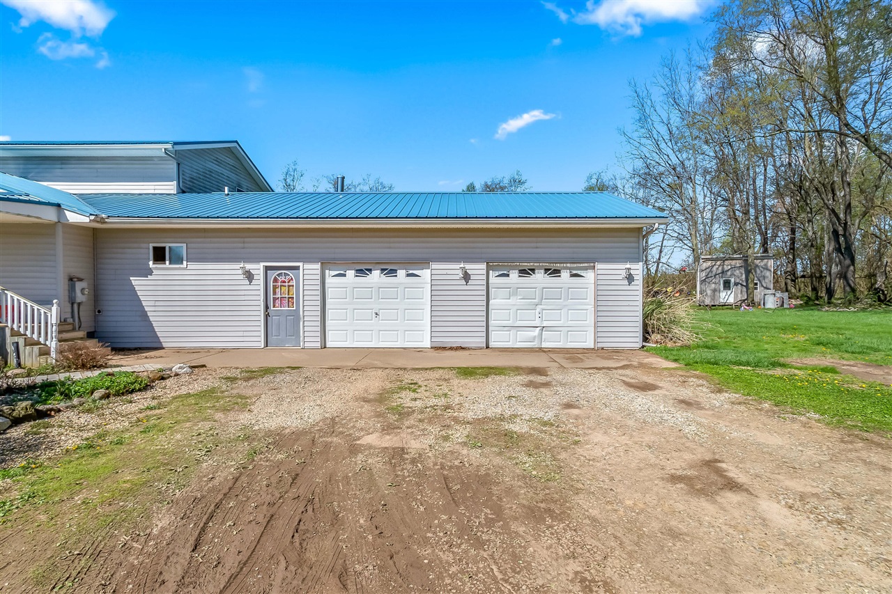 320 Jonesville Road, Jonesville, MI, 49250-9692