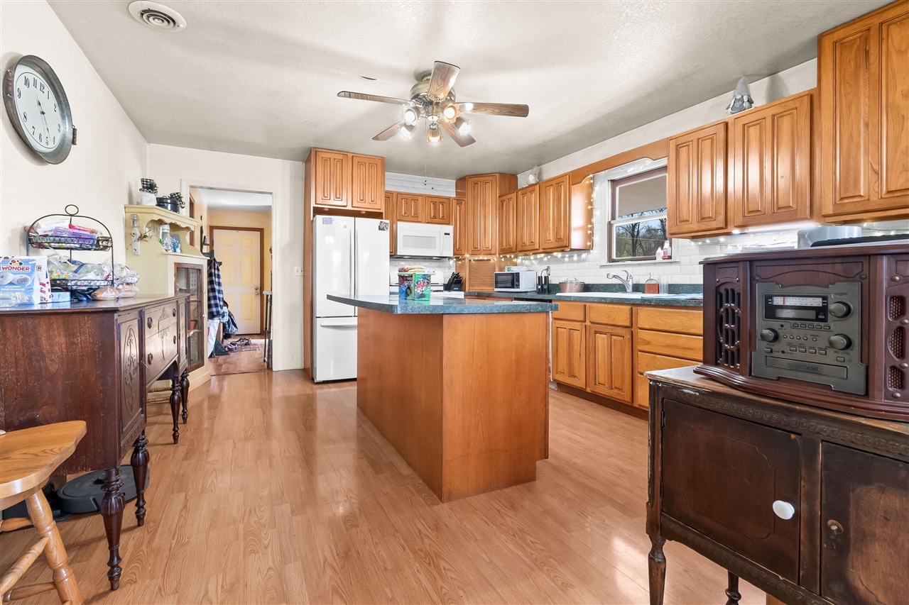 320 Jonesville Road, Jonesville, MI, 49250-9692