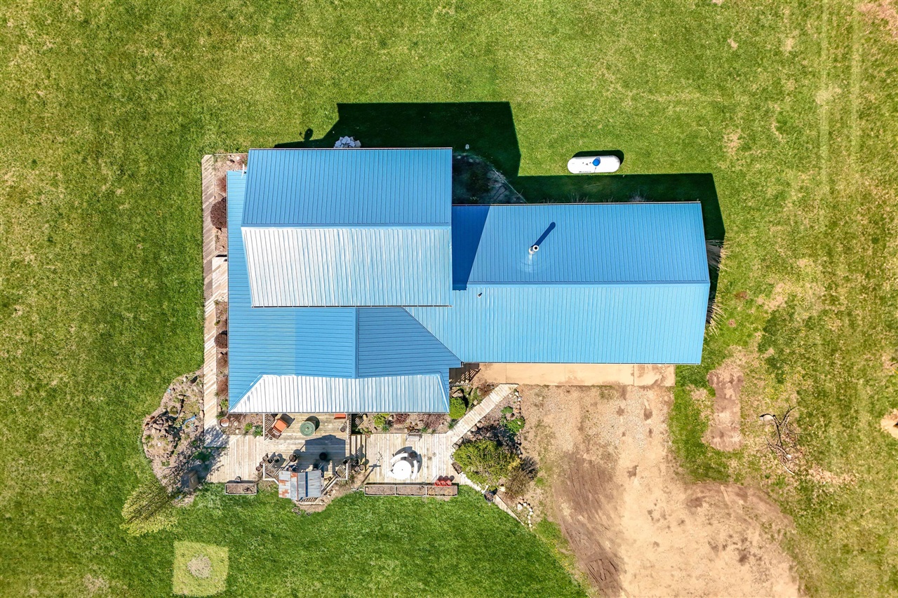 320 Jonesville Road, Jonesville, MI, 49250-9692