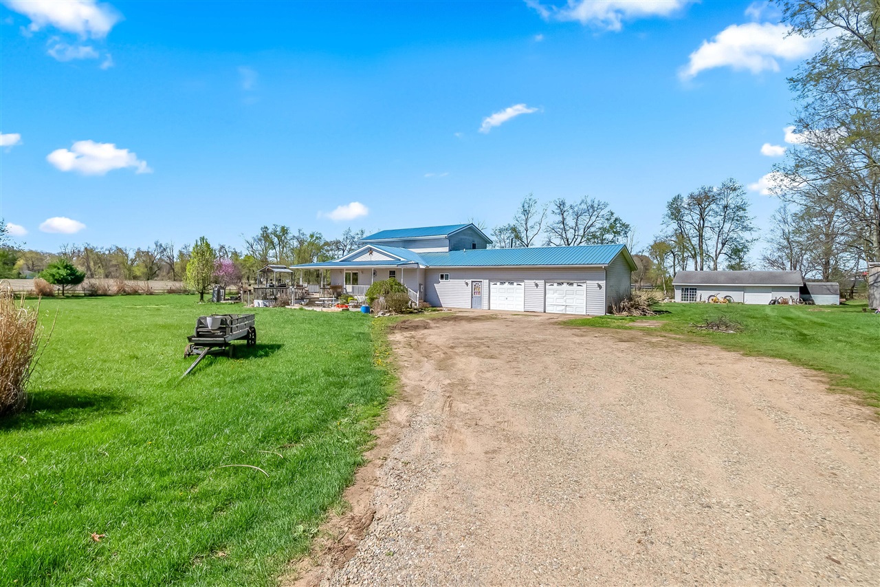 320 Jonesville Road, Jonesville, MI, 49250-9692