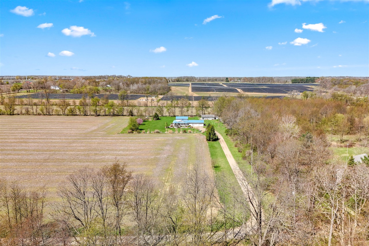 320 Jonesville Road, Jonesville, MI, 49250-9692