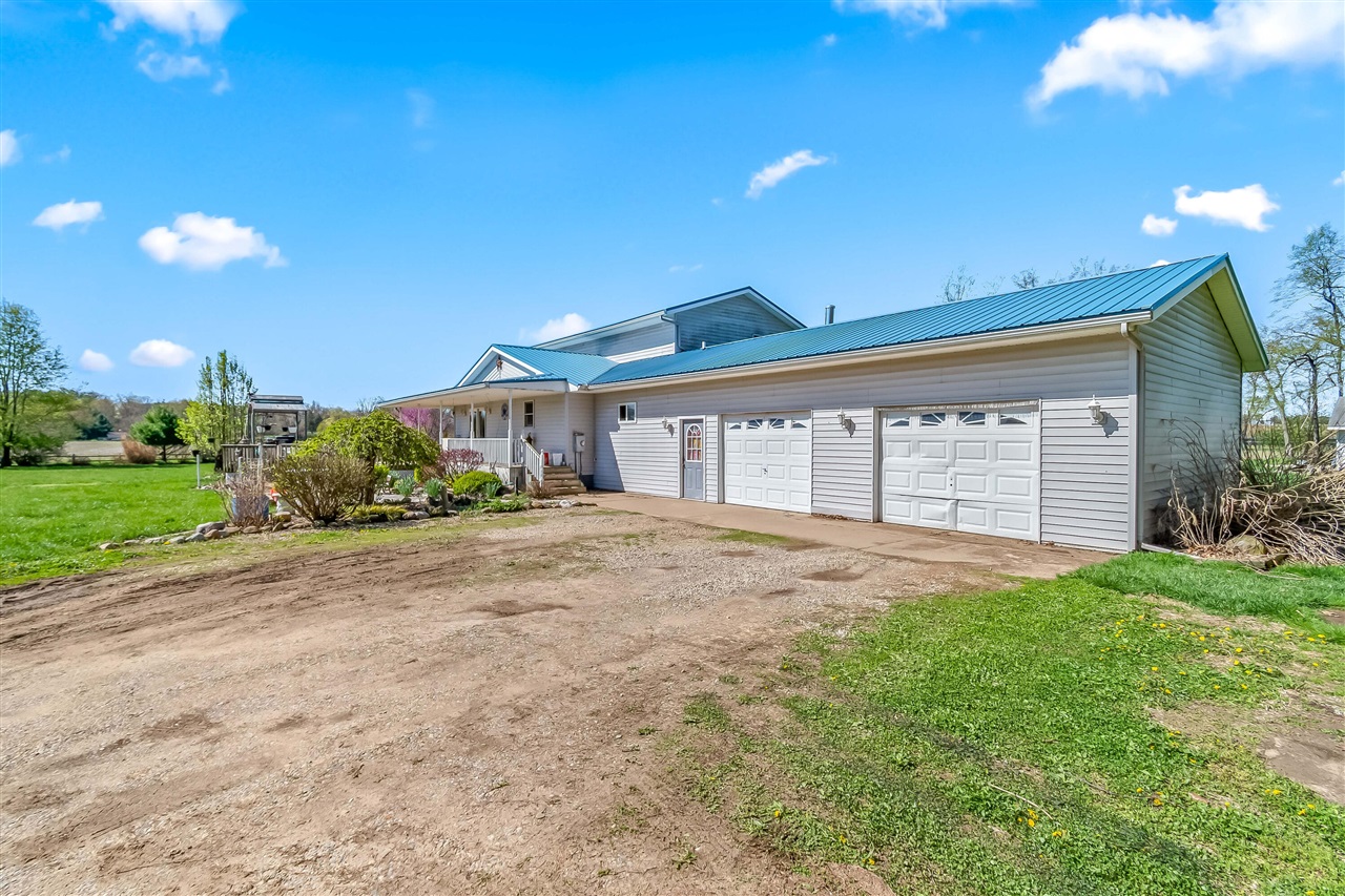 320 Jonesville Road, Jonesville, MI, 49250-9692