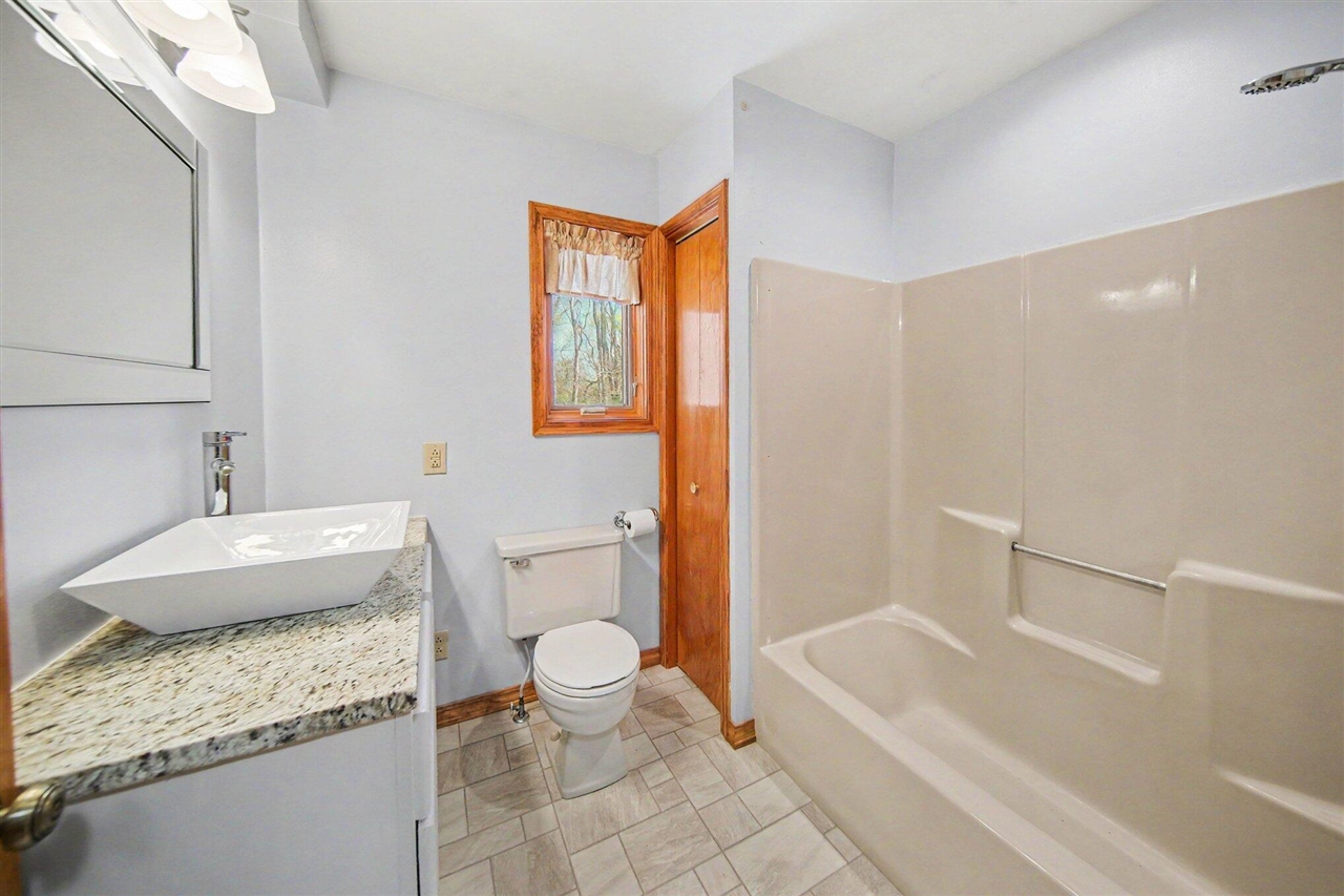 1235 Winifred Street, Jackson, MI, 49202-1946