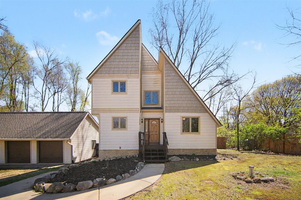 1235 Winifred Street, Jackson, MI, 49202-1946
