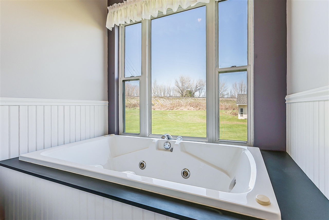 17275 Garvey Road, Chelsea, MI, 48118-9328