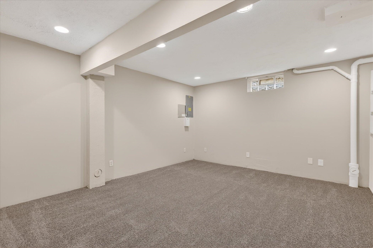 1039 Cass Avenue, Grand Rapids, MI, 49507-1119