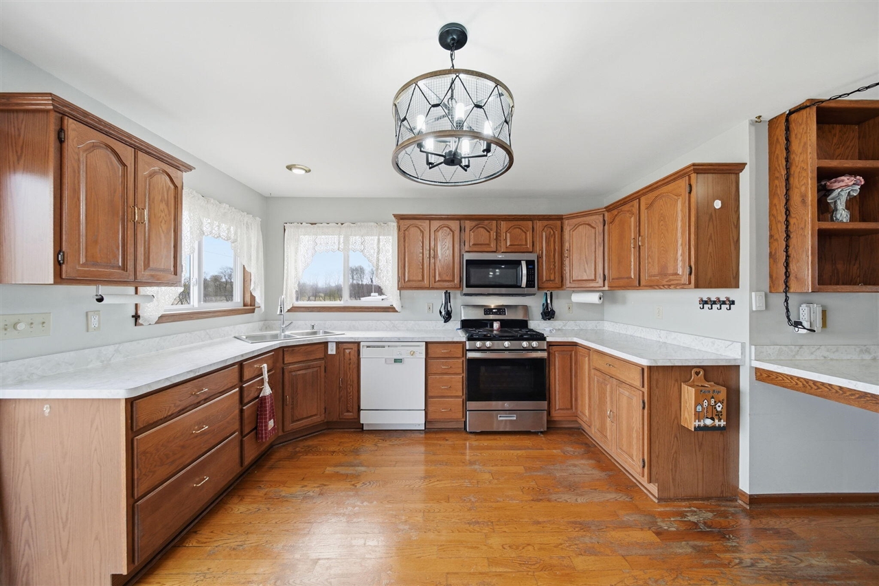 14912 Devereaux Road, Albion, MI, 49224-9117