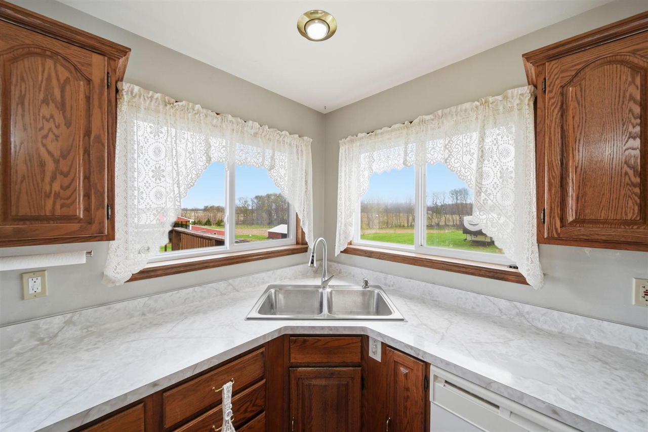 14912 Devereaux Road, Albion, MI, 49224-9117