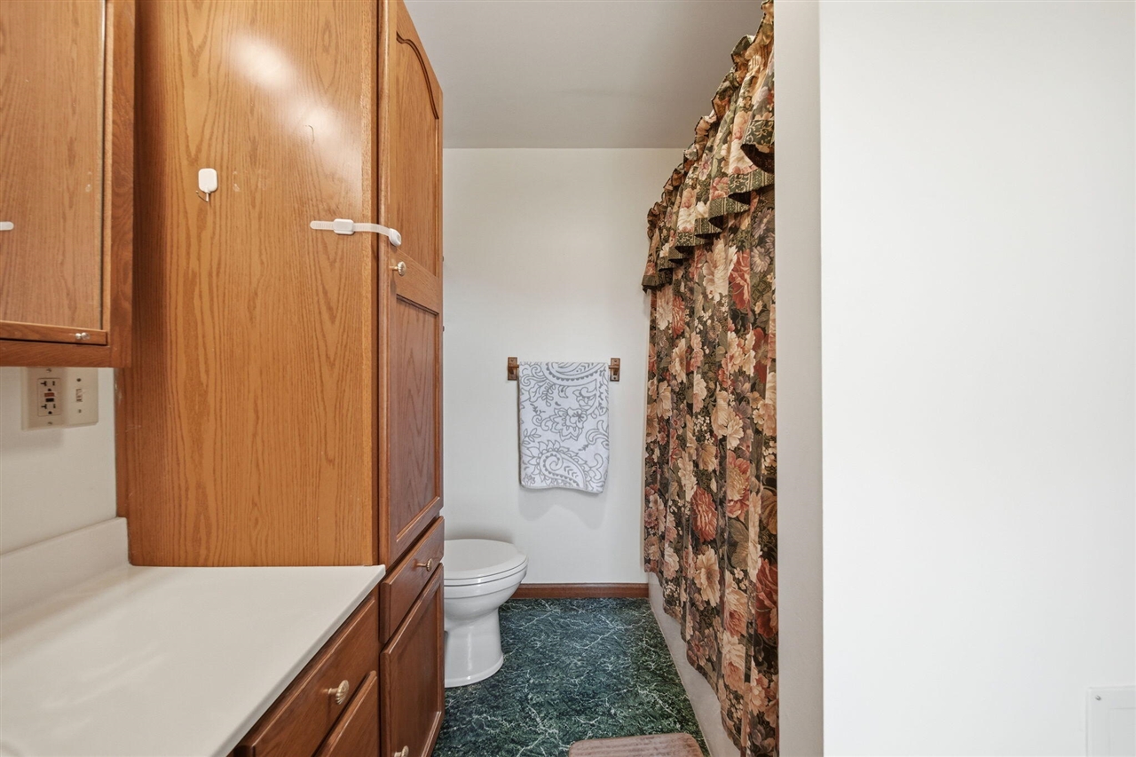 14912 Devereaux Road, Albion, MI, 49224-9117