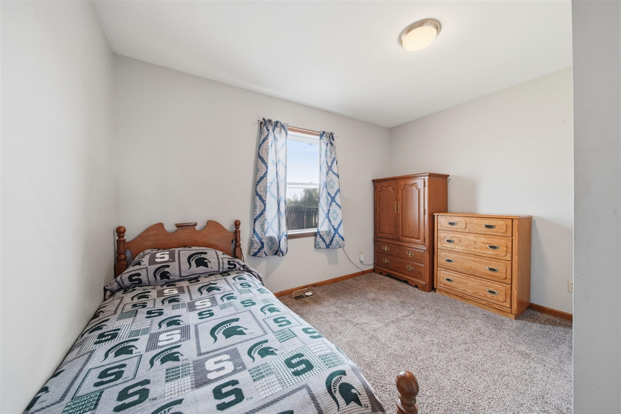 14912 Devereaux Road, Albion, MI, 49224-9117