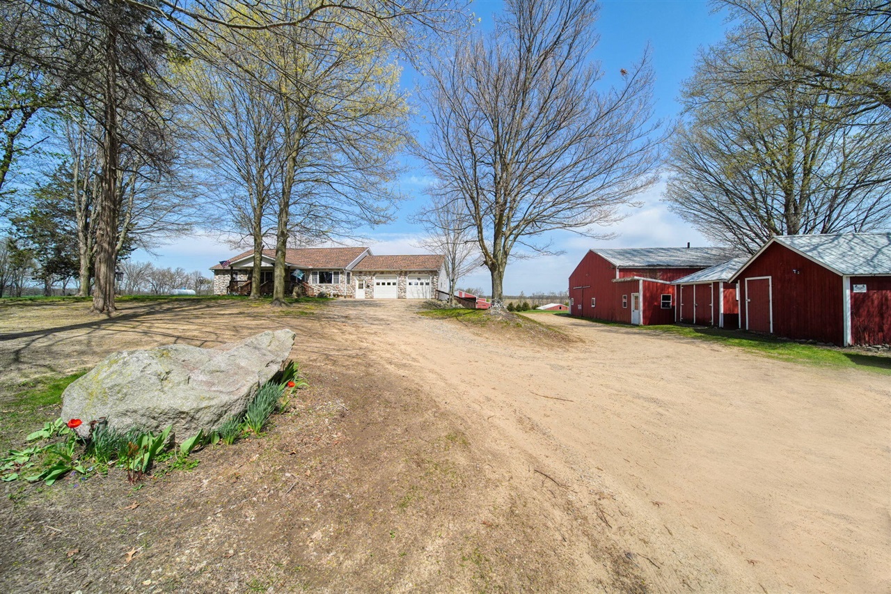 14912 Devereaux Road, Albion, MI, 49224-9117