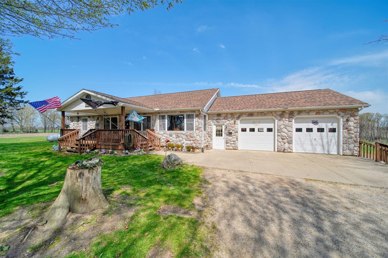 14912 Devereaux Road, Albion, MI, 49224-9117