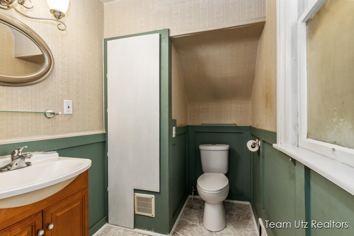 917 Jefferson Avenue, Grand Rapids, MI, 49507-1149