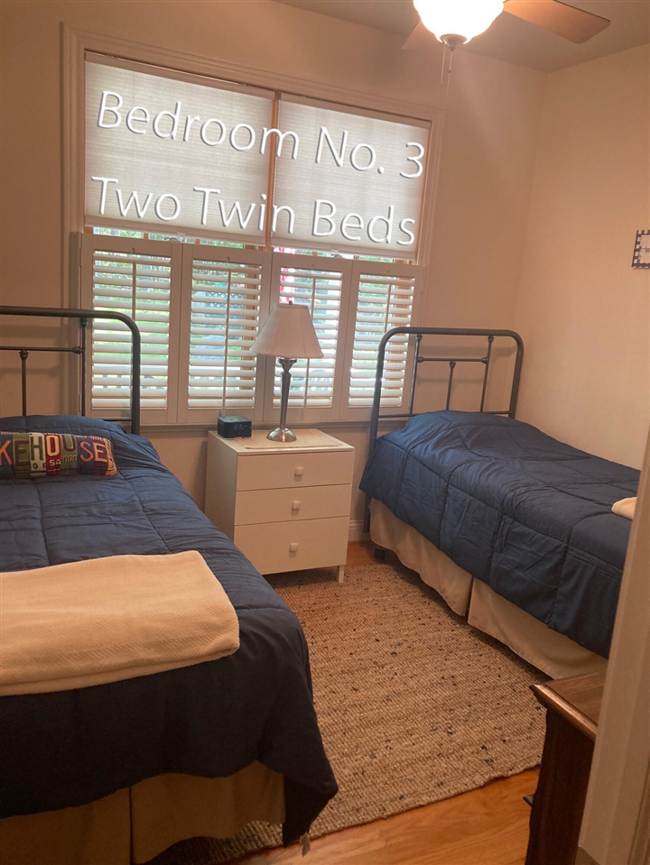 5875 W Michigan Avenue, Pentwater, MI, 49449-8906