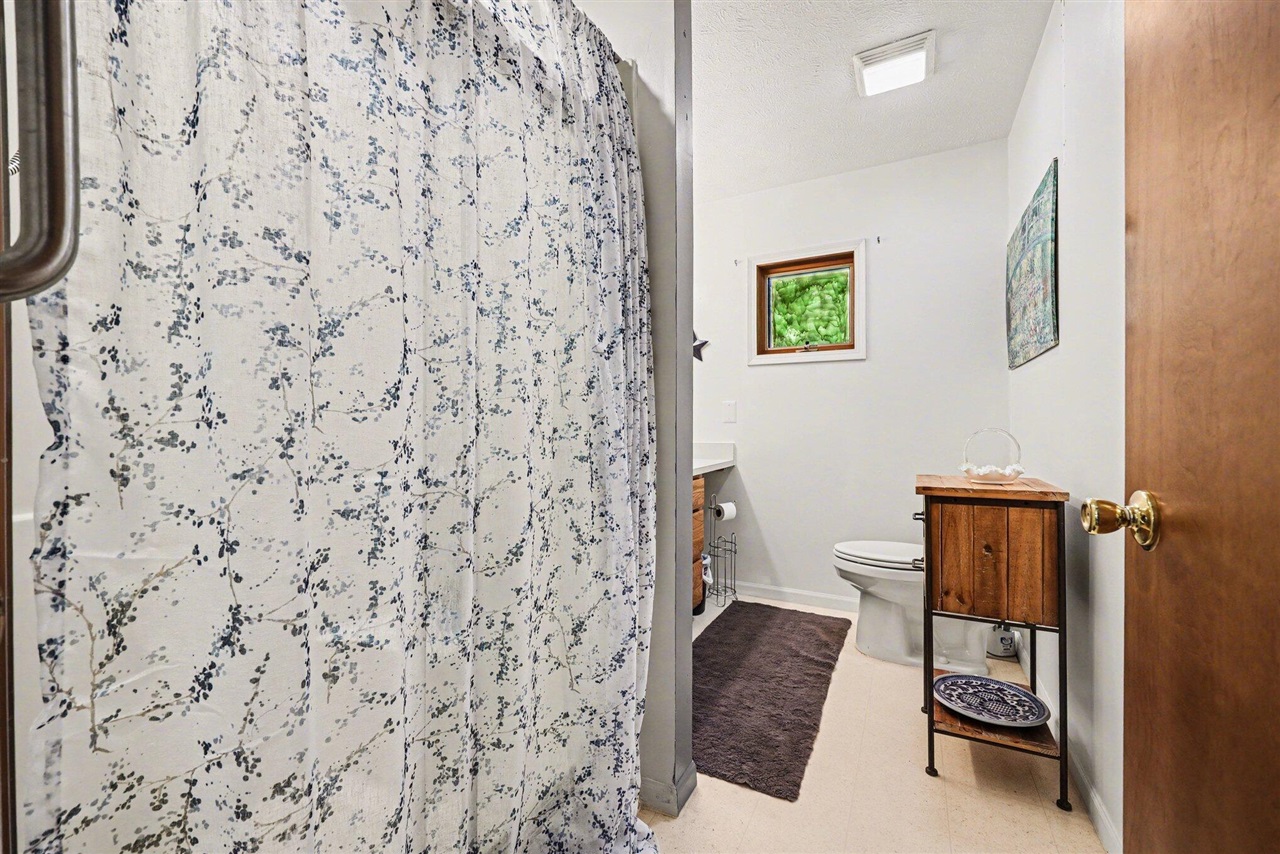 6675&Back 122nd Avenue, Fennville, MI, 49408-9750