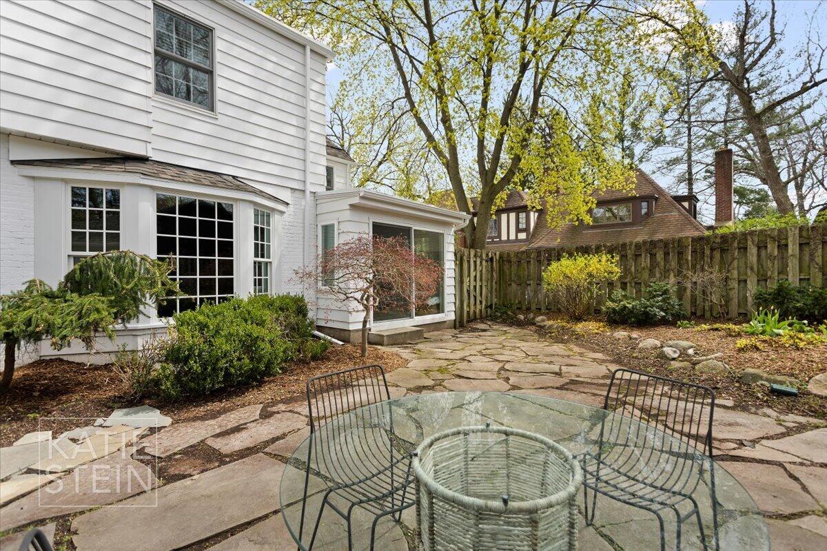 833 Gladstone Drive, East Grand Rapids, MI, 49506-3333