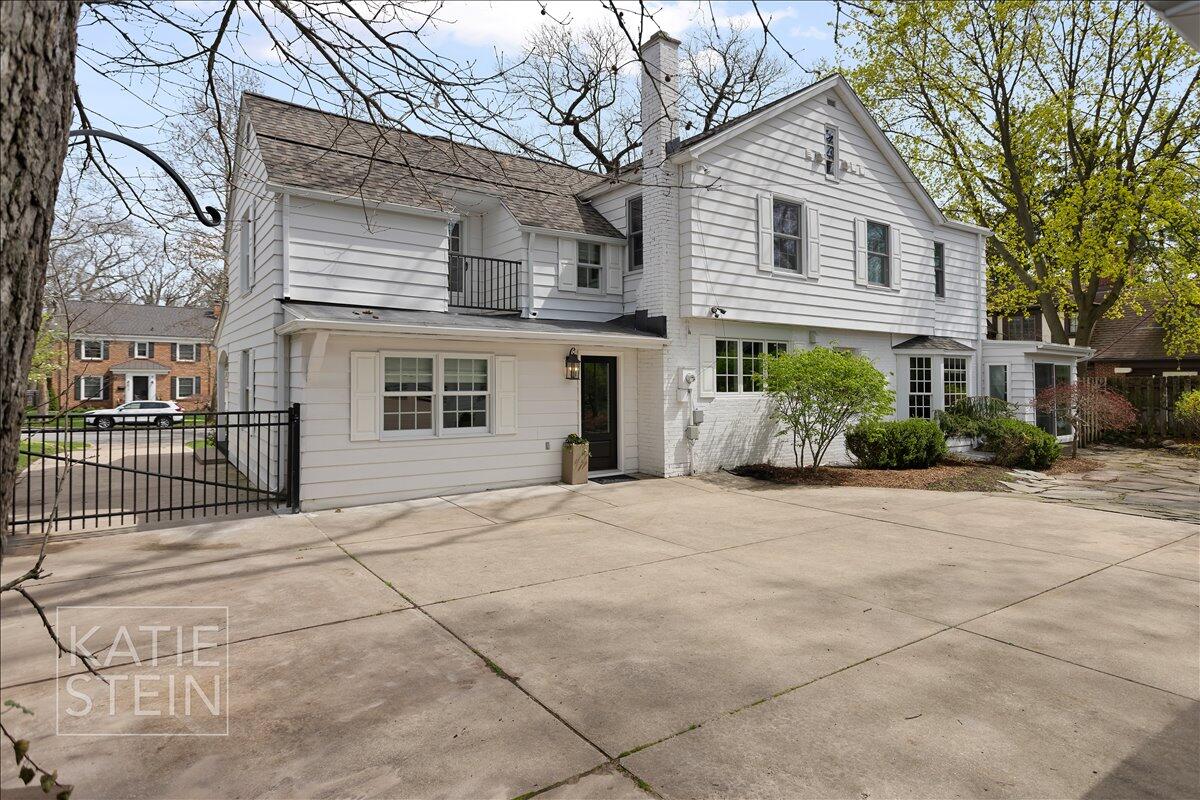 833 Gladstone Drive, East Grand Rapids, MI, 49506-3333