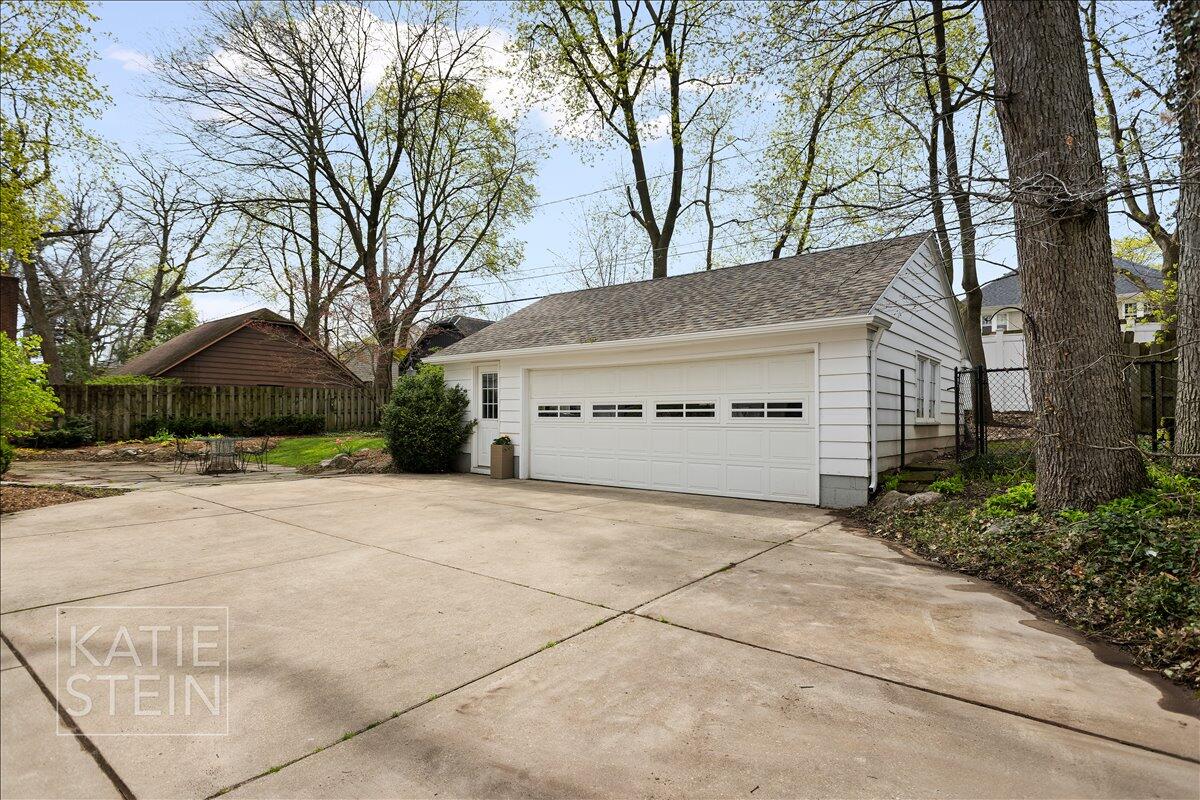 833 Gladstone Drive, East Grand Rapids, MI, 49506-3333