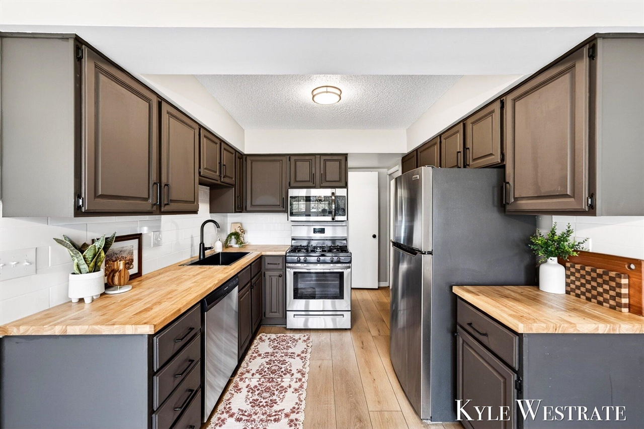 3581 Whispering Brook Court, Grand Rapids, MI, 49508-3779