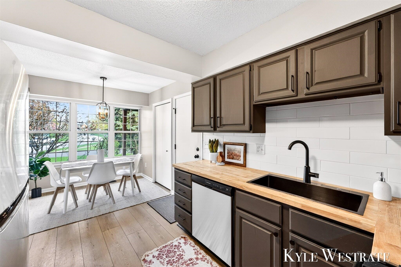 3581 Whispering Brook Court, Grand Rapids, MI, 49508-3779