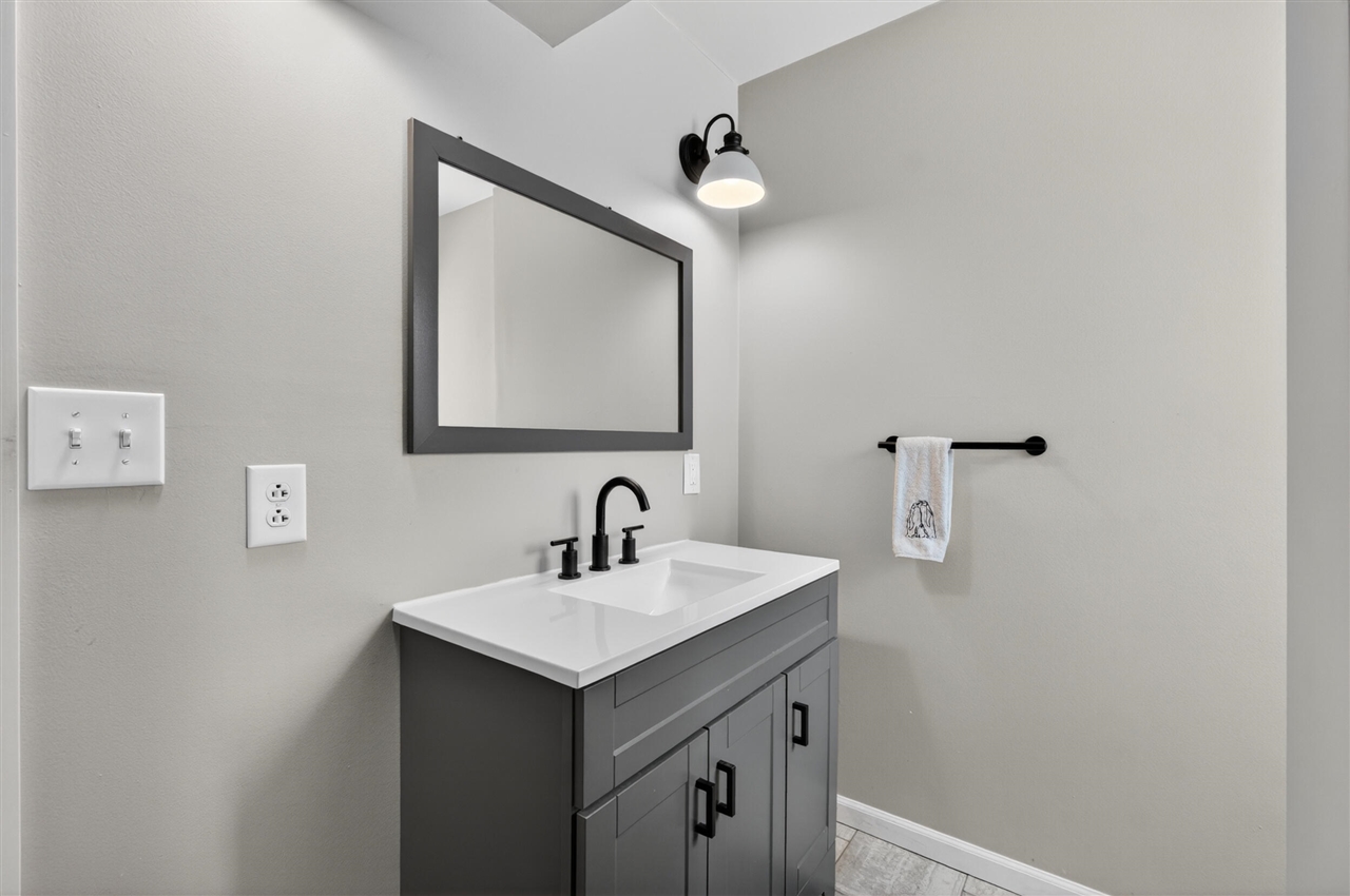 937 Varden Drive, Jackson, MI, 49202-2947