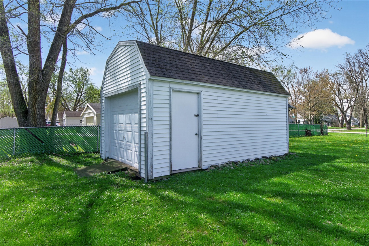 937 Varden Drive, Jackson, MI, 49202-2947