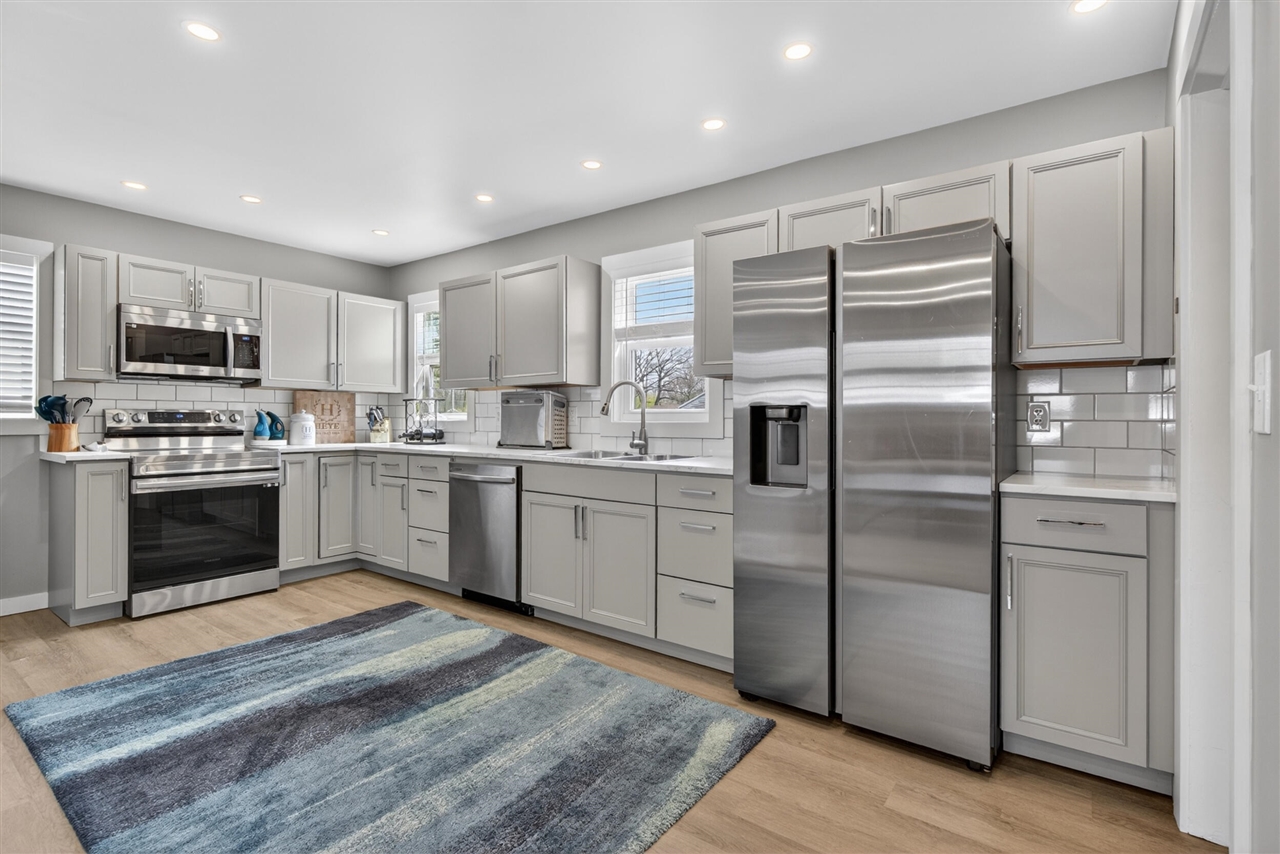 937 Varden Drive, Jackson, MI, 49202-2947