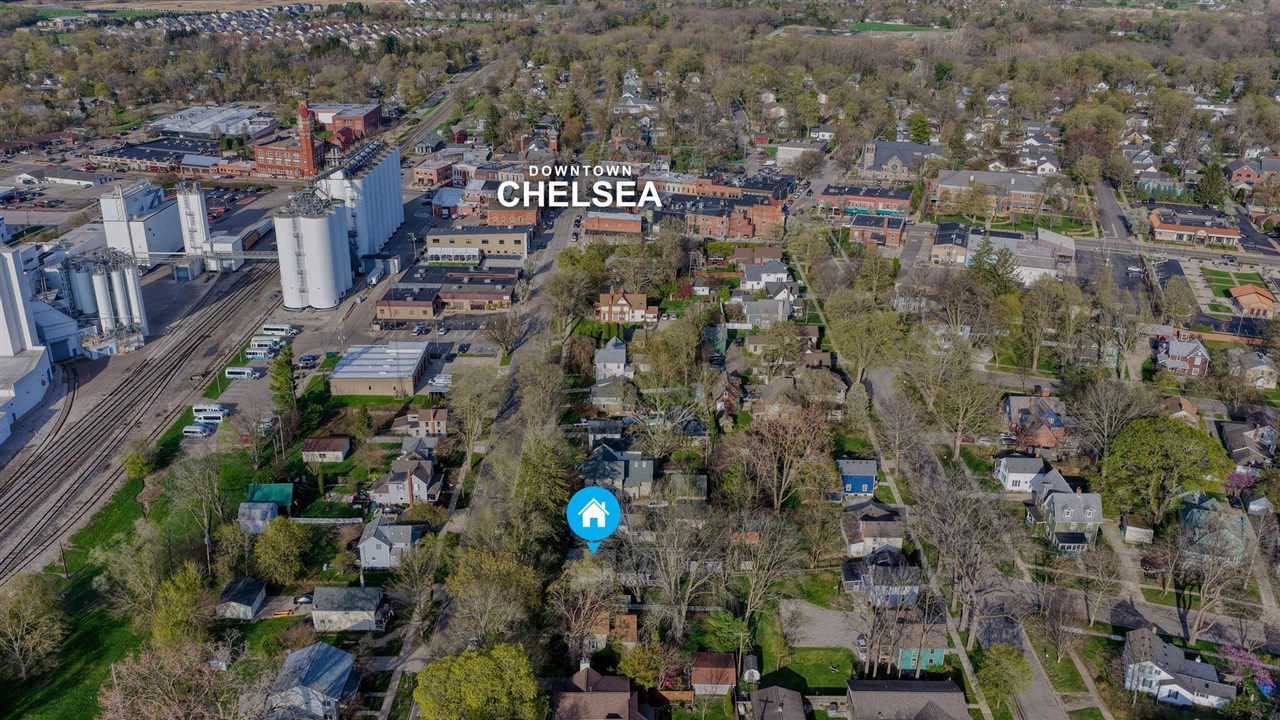 303 W Middle Street, Chelsea, MI, 48118-1505