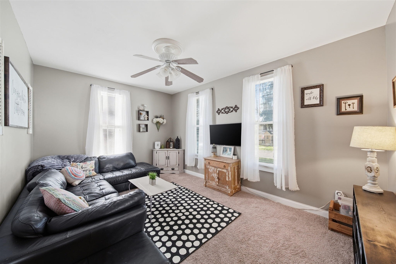 303 W Middle Street, Chelsea, MI, 48118-1505