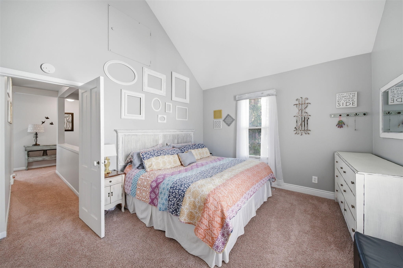 303 W Middle Street, Chelsea, MI, 48118-1505
