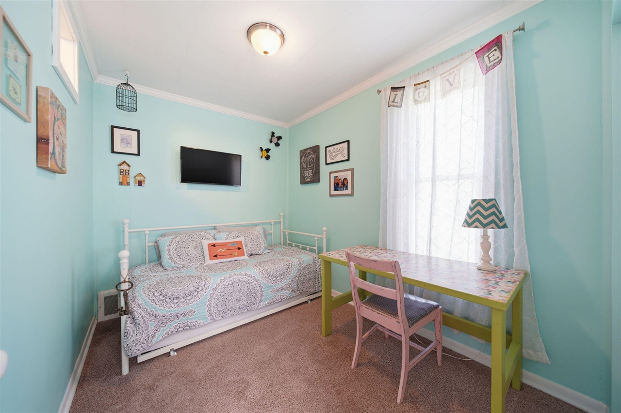 303 W Middle Street, Chelsea, MI, 48118-1505